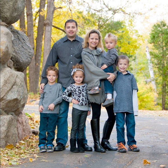 Meet your Posher, Lindsi - Picture 2 of 2